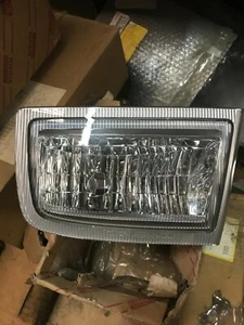 Genuine Toyota Prado 90 Series Right Hand Fog Lamp Assembly 1999-2003 - Picture 1 of 2
