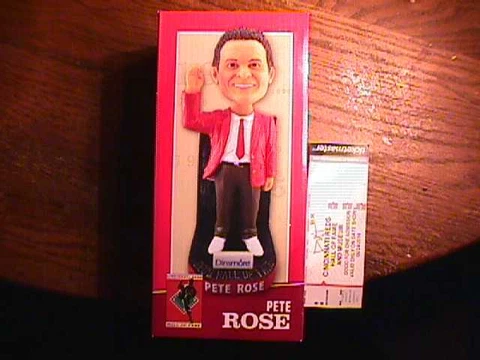 2016 CINCINNATI REDS  "PETE ROSE"  HALL OF FAME& MUSEUM BOBBLEHEAD/ ORG. BOX Cover
