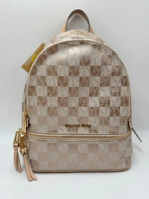 Mochila pequeña Michael Kors Rhea con cremallera logotipo MK firma cuero oro rosa LEER Foto 1 de 4