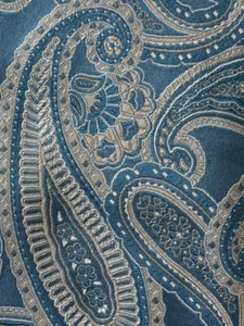Corbata de seda cachemira azul y blanca GEOFFREY BEENE 581/2 x 31/2 - Imagen 1 de 5