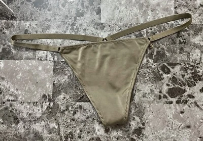CALCINHA VICTORIA'S SECRET O/S OURO TAUPE CHARME SUAVE RARA VINTAGE CORDA V NOVA SEM ETIQUETAS - Imagem 1 de 4
