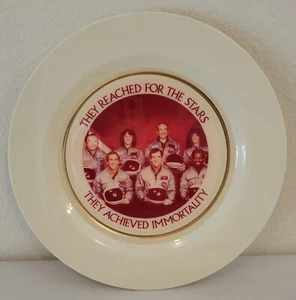 Commerative Plate of the crew of space shuttle challenger Jan 28 1986 - Picture 1 of 2