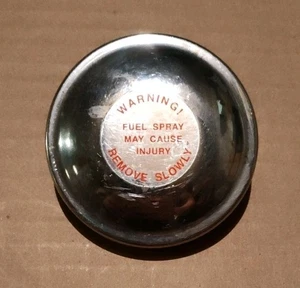 Vintage Chrome Vented Gas Cap - Foto 1 di 2