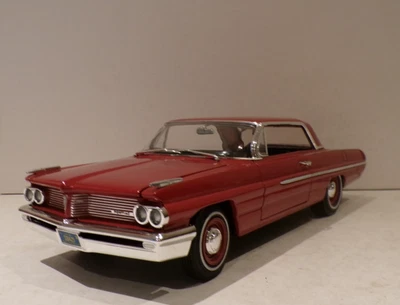 ERTL 1962 PONTIAC CATALINA RED VERY NEAR MINT UNBOXED 1:18 - Imagem 1 de 4