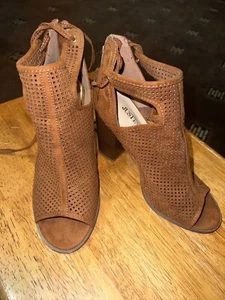 justfab Women Shoes Taupe Suede Peep Toe Block Heel Bootie Back ZipSize 6 - Picture 1 of 6