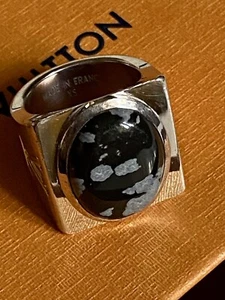 LOUIS VUITTON Anello Chevalier Fiocchi di Neve Ossidiana, Argento 925, Misura 50 (XS) - Foto 1 di 6