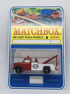 Vintage Lesney Matchbox 13 Custom Esso Wreck Truck In Blister Pack. - Image 1 of 4