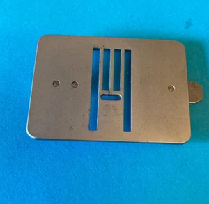 JONES/BROTHER SEWING MACHINE NEEDLE/THROAT PLATE FOR FREE ARM  VINTAGE   p610 - Picture 1 of 3