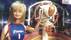 Vintage Barbie WNBA Rebecca Lobo New York Liberty Basketball 1998  *NEW IN BOX* - Picture 1 of 13