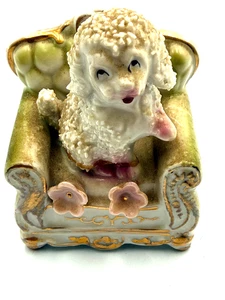 Figura de caniche de espagueti de porcelana vintage sentado en silla Japón "Buena fortuna" - Imagen 1 de 9