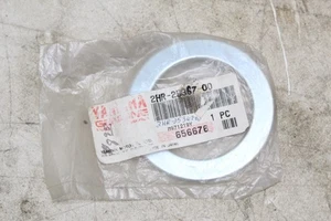 *NUEVO* OEM Yamaha - Cubierta de buje antipolvo trasero - Parte# 2HR-25367-00 - Imagen 1 de 3