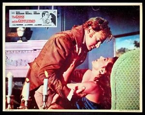 Tarjeta de vestíbulo italiana original de 1954 Gypsy and the Gentleman historia película romántica - Imagen 1 de 2