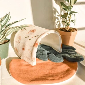 Oasis Versitunnel Resting Mat Set Bed Made for Comfort for Rabbits, Small Pets - Picture 1 of 6
