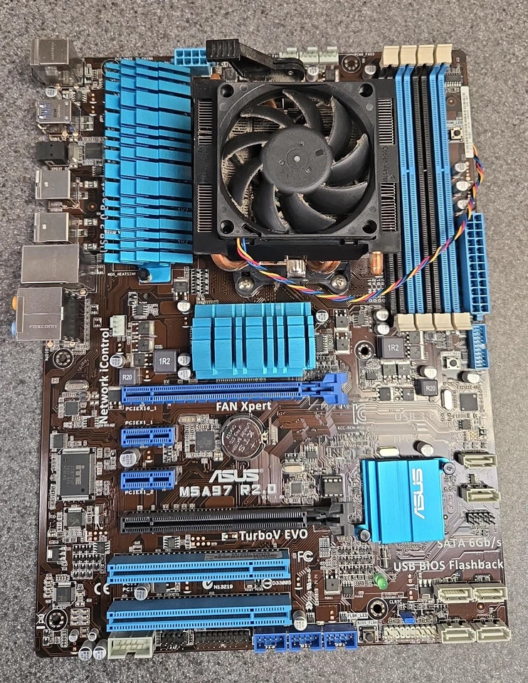 Placa madre Asus M5A97 LE R2.0 AMD 970 Foto 1 de 1