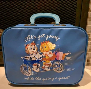 THE GET ALONG GANG Children's Suitcase Blue Retro Graphics 1983 - Picture 1 of 15