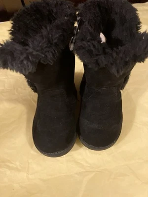 Cat & Jack Katrina Fleece Faux Suede Lined Winter Boots Girls Toddler 4 - Image 1 of 4