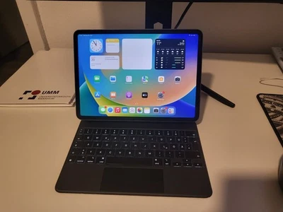 Apple iPad Pro 2 Gen 128GB, Wi-Fi + 4G (O2), 11 Zoll - Space Grau Magic Keyboard - Bild 1 von 4