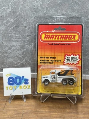 1983 Matchbox Vintage Peterbilt Wreck Truck #61 Carded - Image 1 of 4