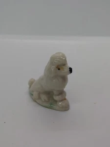 Wade Whimsies England Red Rose Tea Mini Porcelain Figurine White Poodle Dog vtg - Picture 1 of 5