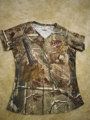 Womens Medium Realtree Hunting Camo Shirt - Image 1 of 2