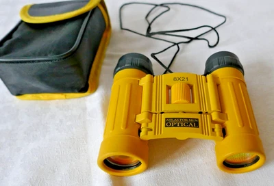 kleines Fernglas " Atlas for Men Optical" 8 x 21 mit Tasche (mit Gürtelschlaufe) - Bild 1 von 2