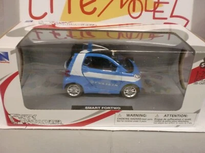 NEWRAY 1/24 - SMART FORTWO - POLIZIA di STATO - Immagine 1 di 2