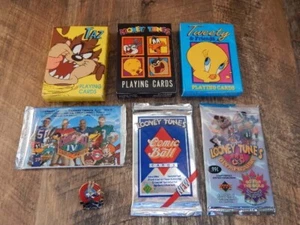 7 Vintage Looney Tunes Items - Playing Cards, Bugs Bunny Pin, Sealed Foil Packs RARE - Bild 1 von 18