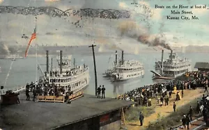 Postal de Barcos en el río al pie de la escena de la calle principal Kansas City, MO de colección 1910 - Imagen 1 de 2