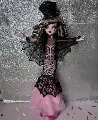 Muñeca Draculaura Coleccionista Adulto Monster High Exclusiva de Amazon 2015 CHW66 Foto 1 de 4