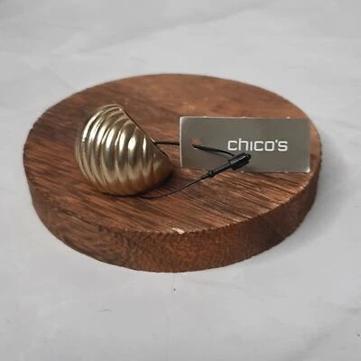 Anillo Cúpula Acanalada Tono Dorado Chico's Raven Gris  Foto 1 de 4