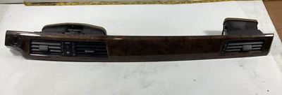 2004-2010 BMW 525I ПРИБОРНОЙ ПАНЕЛИ ОТДЕЛКА С ЦЕНТРАЛЬНОЙ РЕШЕТКОЙ ВЕНТИЛЯЦИОННЫХ ОТВЕРСТИЙ 6970268 OEM. - Изображение 1 из 4