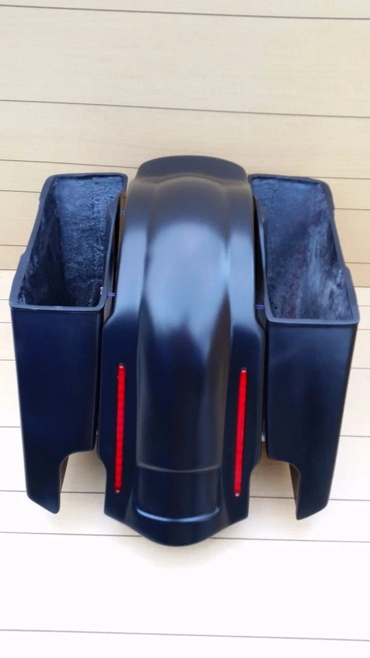 HARLEY DAVIDSON 6” STRETCH SADDLEBAGS AND LED REAR FENDER FOR TOURING 96/2013 - Image 1 of 4