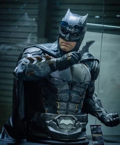 Infinity Studios Batman Life Size 1/1 Ben Affleck Dc Comics - Photo 1/1
