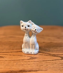 Gebrauchte Vintage süße handbemalte babyblau irisierende Gesicht Katze Katzen Figur - Bild 1 von 5