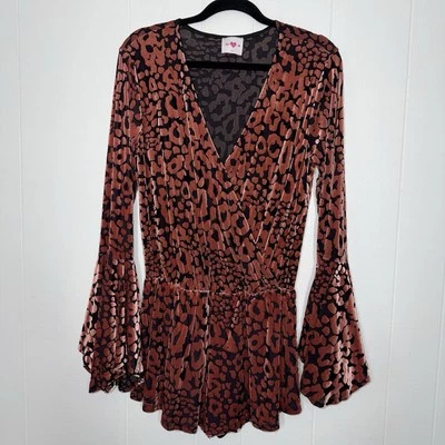 Mameluco Buddy Love para mujer de terciopelo con estampado de leopardo boho manga acampanada malva talla S Foto 1 de 4