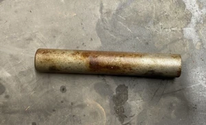 Tubo de montaje del motor delantero Polaris Predator 90 2005 0450283 - Imagen 1 de 2