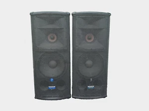 Altavoz alimentado Mackie SR1530 (par) TTRUHEARTSOUND - Imagen 1 de 10