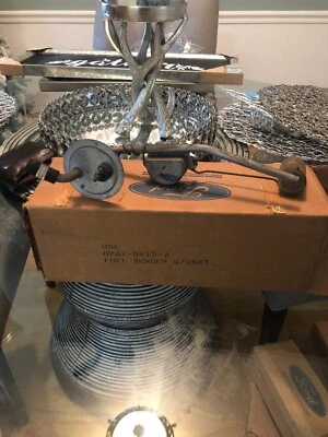 FORD GALAXIE LTD 1972 PERSONALIZADO 500 429 POLICÍA COCHE UNIDAD DE ENVÍO DE COMBUSTIBLE NUEVO Foto 1 de 4