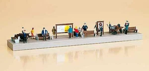 Auhagen H0 11339: Platform Equipment with Figures - Picture 1 of 1