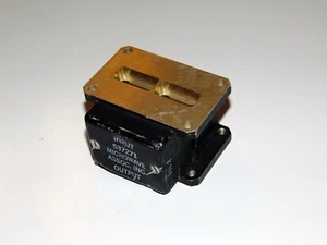 MICROWAVE Associates - 537271 - Waveguide Wellenleiter 4 Öffnungen WR 90 - Bild 1 von 3