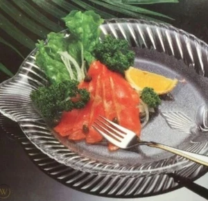 Vintage Mikasa La Pesce Crystal Glass 10" Halibut Fish Shaped Plates - Picture 1 of 3