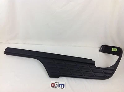 Chevrolet Silverado GMC Sierra RH para-choque traseiro exterior preto STEP PAD COVER novo OEM - Imagem 1 de 4