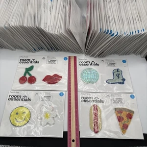 Room Essentials selbstklebende bestickte Patches Menge 128 Sets - 4 Stile gezeigt neu - Bild 1 von 5