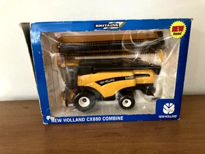 BRITAINS 1/32 Scale NEW HOLLAND CX880 COMBINE with Grain Head #9973852  NIB - Picture 1 of 8