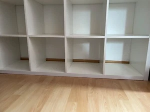 weisses Ikea Kallax regal. 8 Fächer insgesamt, etwas älter - Bild 1 von 2
