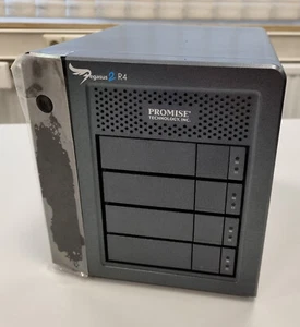 Festplatten-Array Promise Pegasus2 R4 - 4 Schächte (SATA-600)  Thunderbolt 2 NAS - Afbeelding 1 van 3