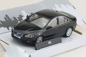 Volvo S80 schwarz 1:43 Cararama Modellauto - Bild 1 von 3