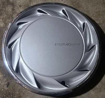 Cubierta de rueda tapacubos Plymouth Voyager Acclaim Sundance 14" OEM 1991-93 #P1 4472246 Foto 1 de 4