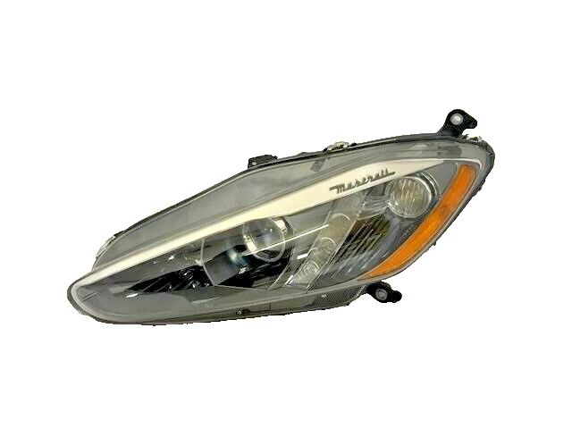 Faro deportivo Maserati Granturismo 2018 2019 2020 conductor izquierdo usado Foto 1 de 4