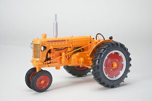 SpecCast Minneapolis Moline "U" Tractor Highly Detailed 1/16 Scale MM-SCT568-B2